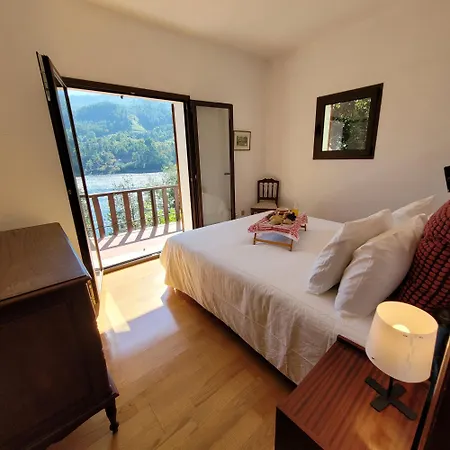 Square House Hébergement de vacances Gerês