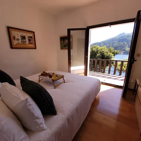 Square House * Gerês